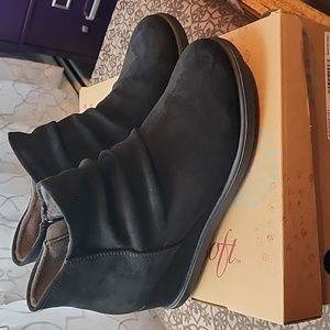 Black Wedge Bootie--brand new